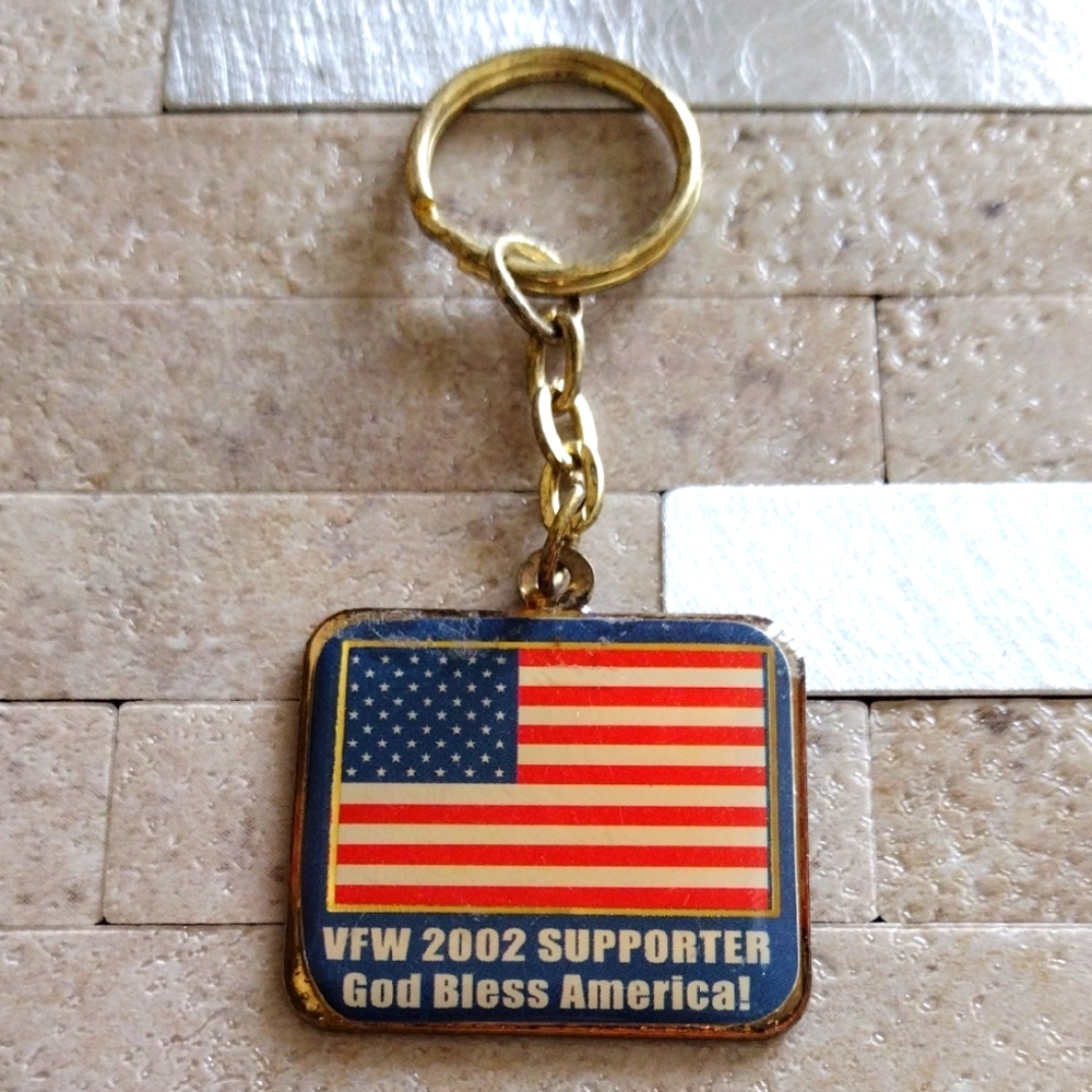 VFW 2002 Supporter God Bless America American Flag Keychain